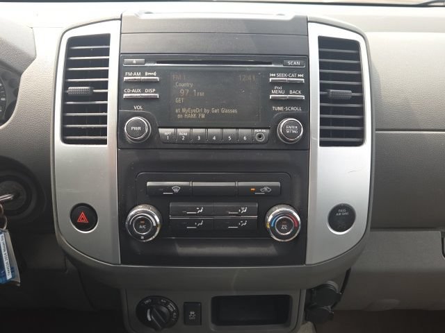 Used 2014 Nissan Frontier SV AWD/4WD image 24