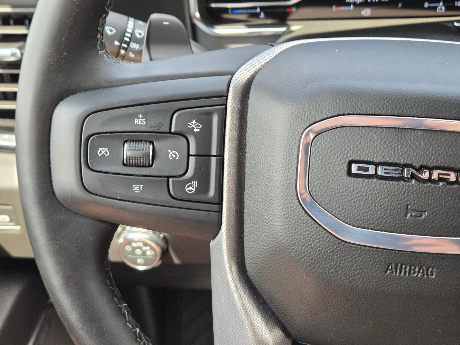 Used 2025 GMC Sierra 1500 Denali w/ Denali Reserve Package AWD/4WD image 23