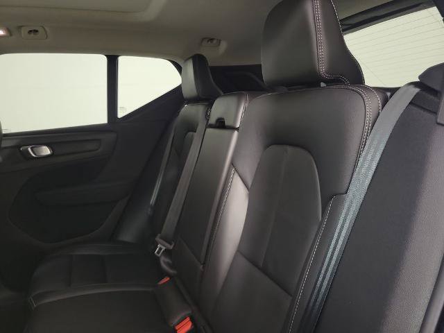 Used 2024 Volvo XC40 B5 Plus AWD/4WD image 17