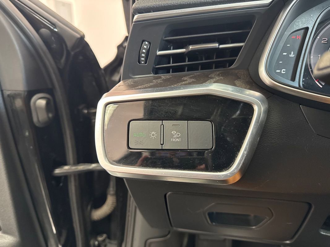 Used 2021 Audi A6 Premium Plus image 11