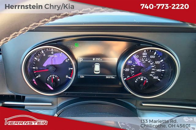 Used 2024 Kia Carnival LX FWD image 15
