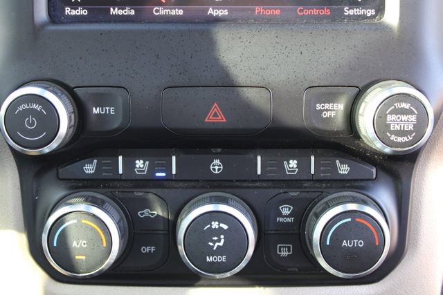 Used 2019 RAM 1500 Laramie AWD/4WD image 32