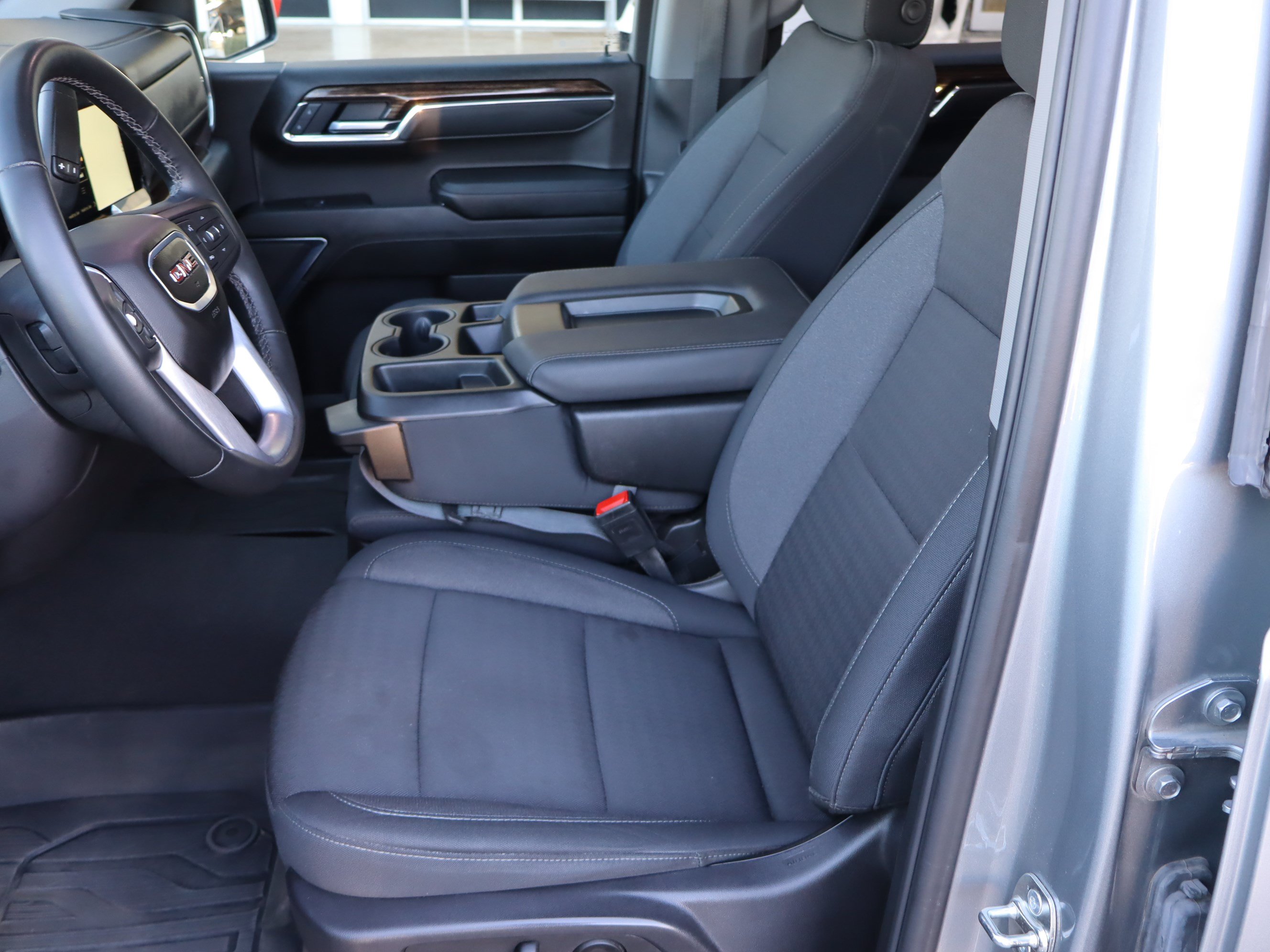 Used 2025 GMC Sierra 1500 SLE w/ Preferred Package AWD/4WD image 20