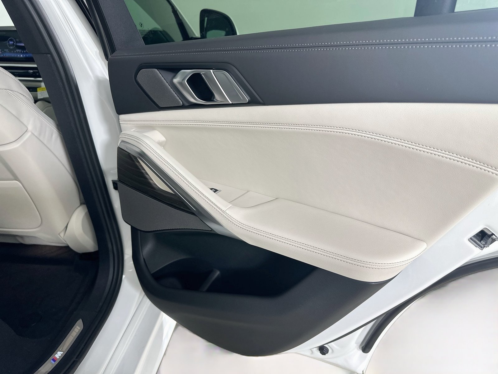 New 2027 BMW X6 xDrive40i AWD/4WD image 42