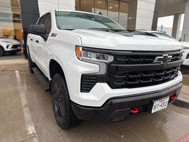Used 2025 Chevrolet Silverado 1500 LT Trail Boss w/ Convenience Package II image 2