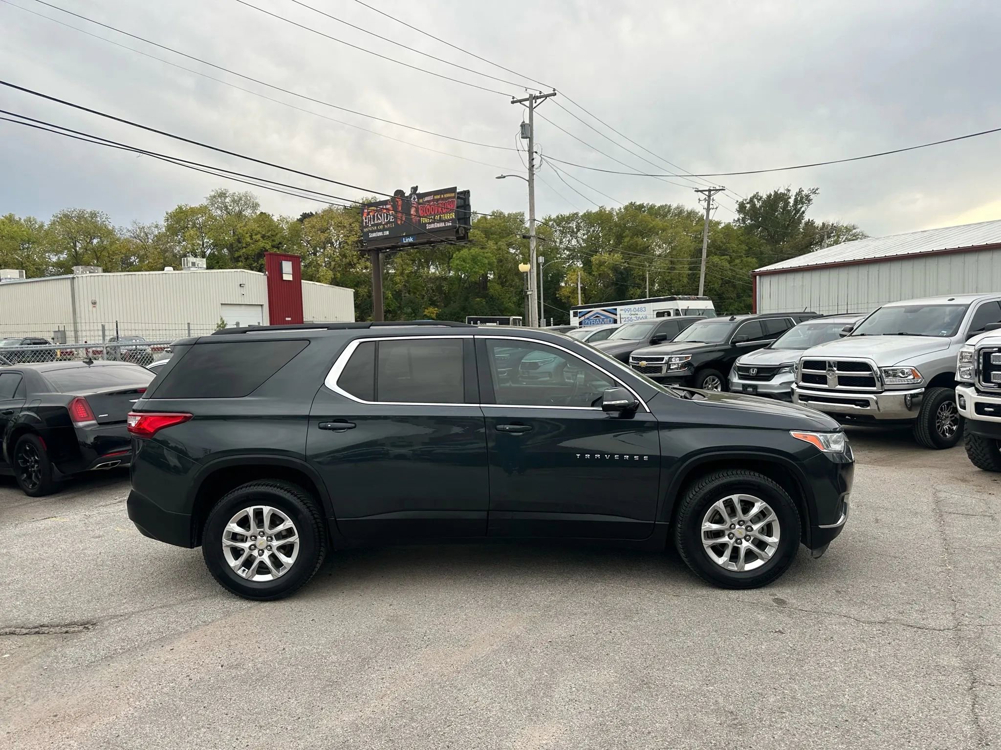 Used 2020 Chevrolet Traverse LT image 6