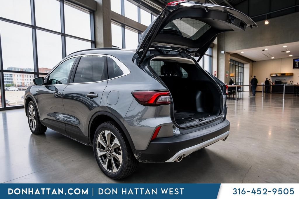 Used 2023 Ford Escape Platinum AWD/4WD image 33
