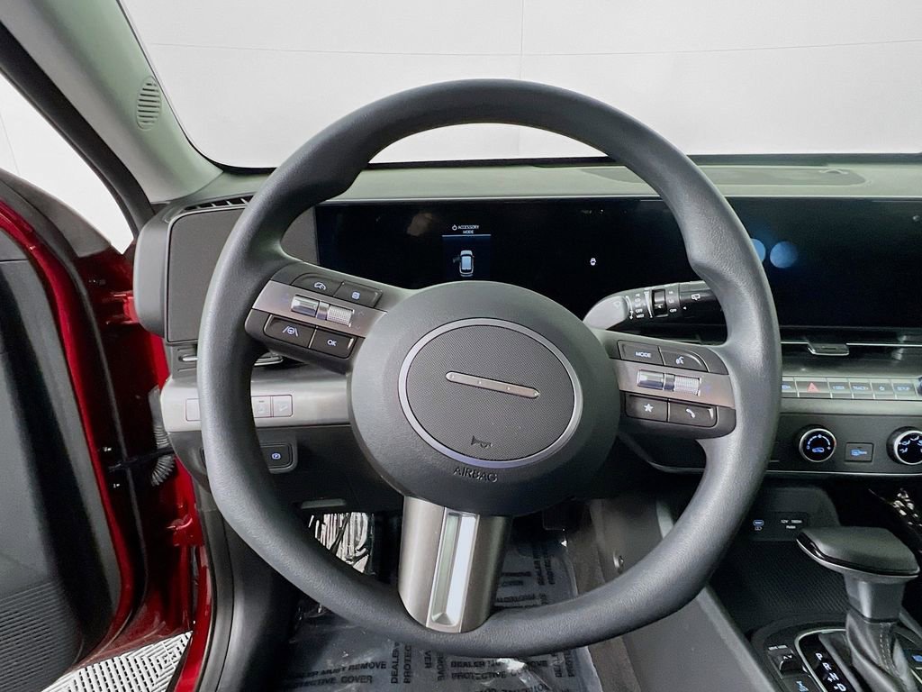 Certified 2025 Hyundai Kona SE image 11