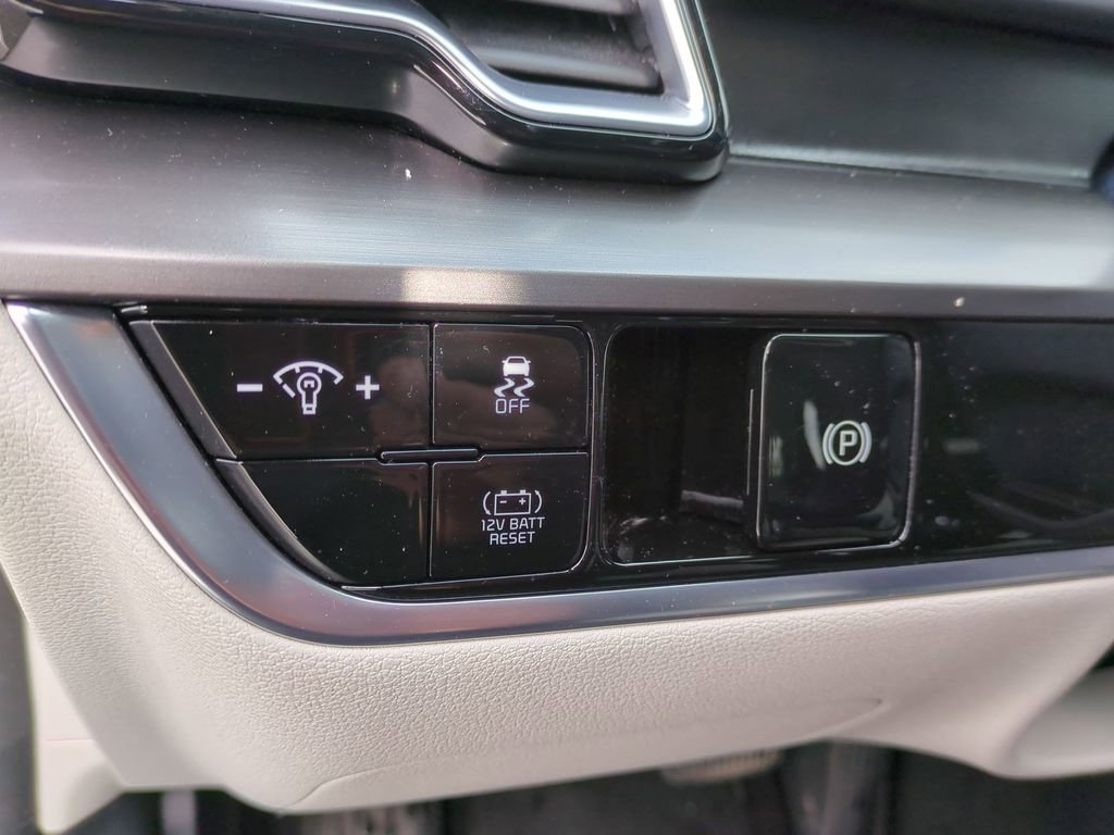 Used 2023 Kia Sportage EX image 15
