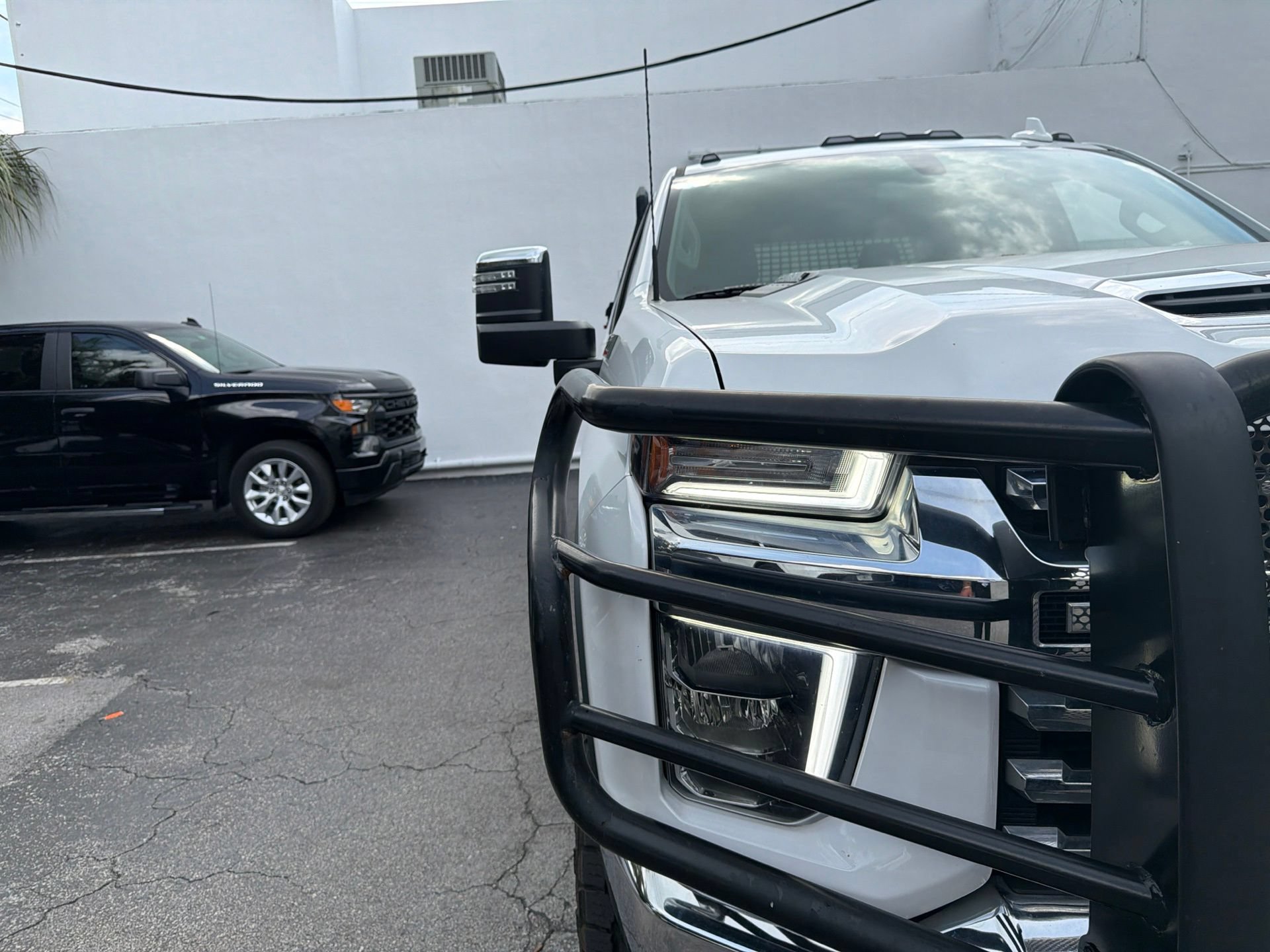 Used 2022 Chevrolet Silverado 3500 LTZ AWD/4WD image 4