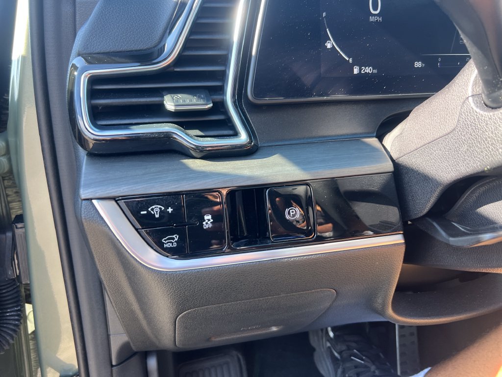 Certified 2025 Kia Sportage X-Pro AWD/4WD image 27