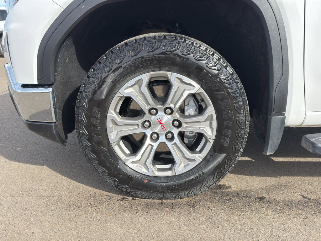 Used 2024 GMC Sierra 1500 SLE w/ X31 Off-Road Package image 10