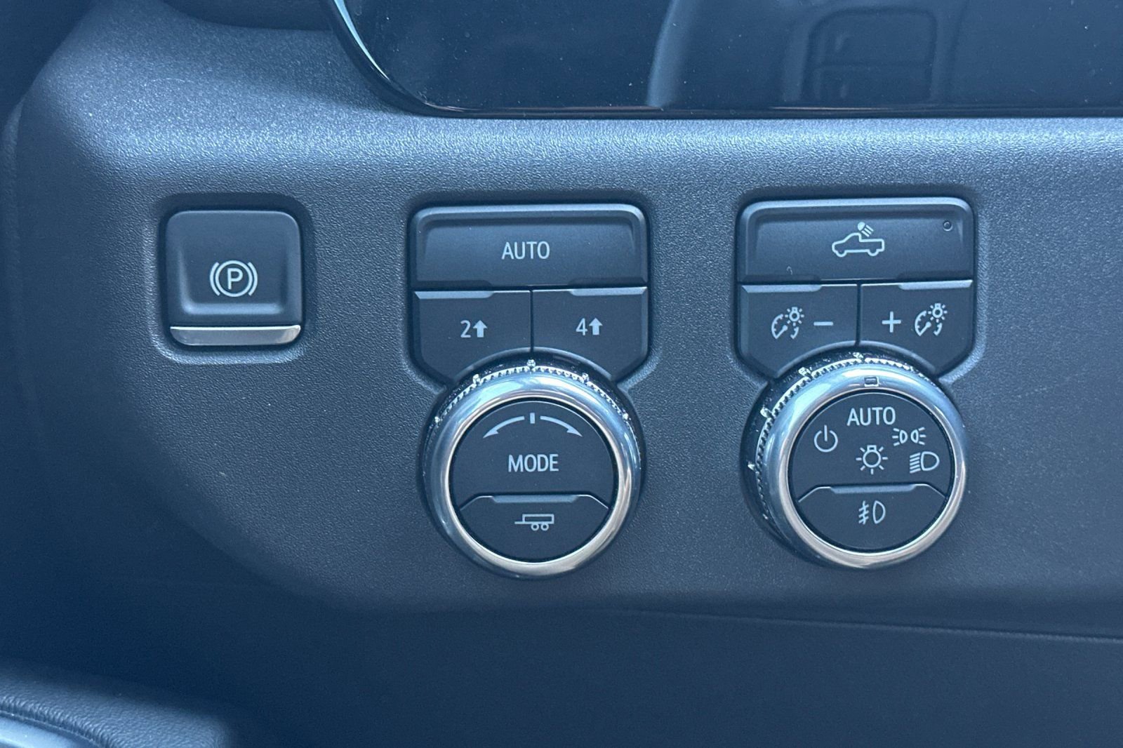 Used 2025 GMC Sierra 1500 Elevation image 41