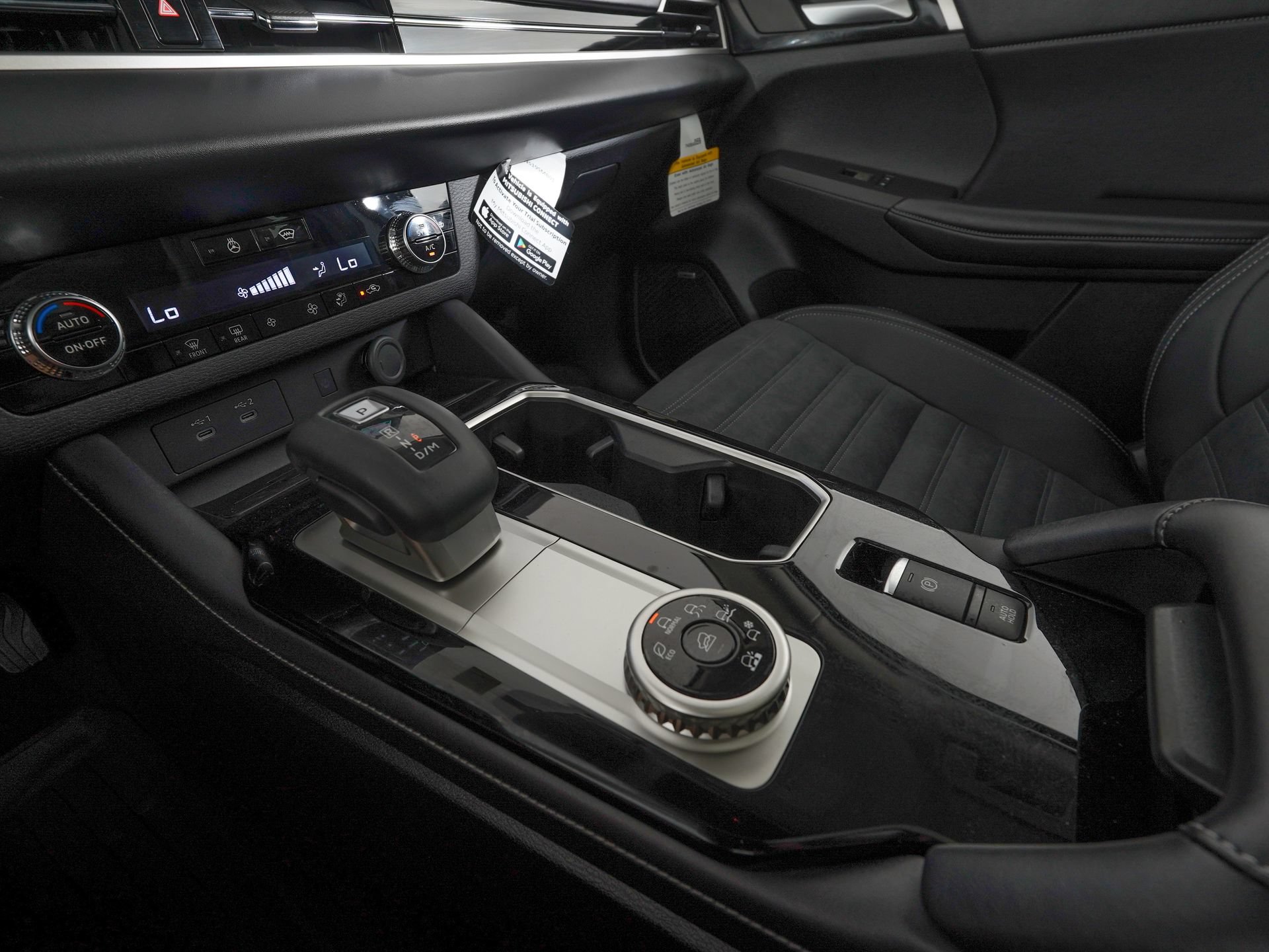 New 2026 Mitsubishi Outlander AWD image 14