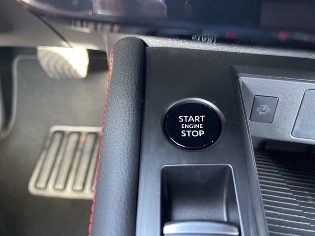 New 2025 Nissan Kicks SR image 25