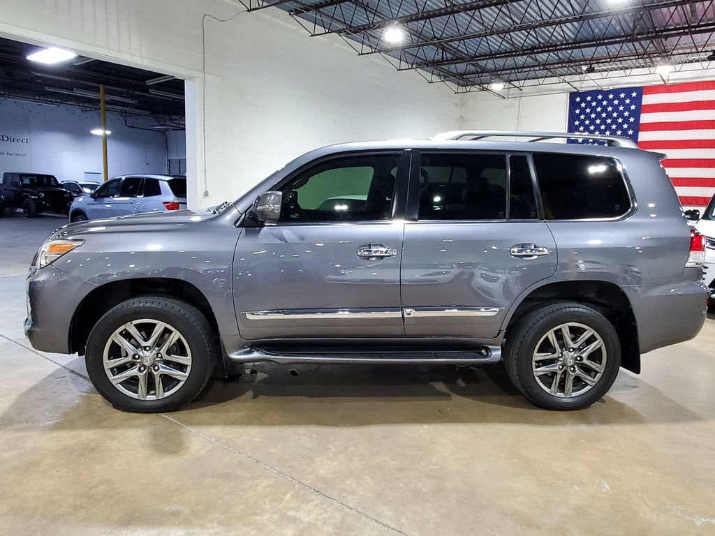 Used 2013 Lexus LX 570 4WD w/ Luxury Pkg image 13