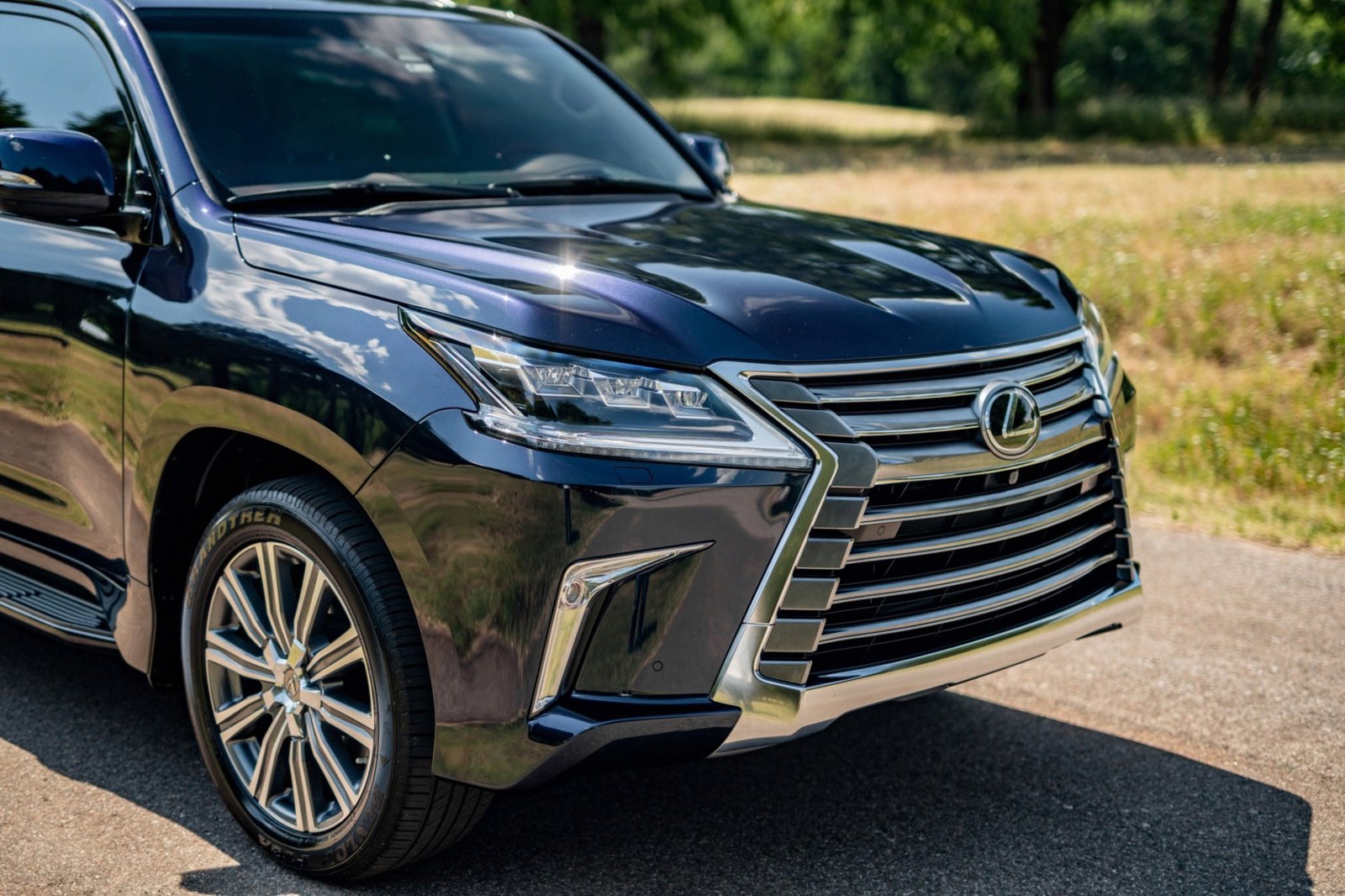 Used 2017 Lexus LX 570 4WD w/ Luxury Package image 15
