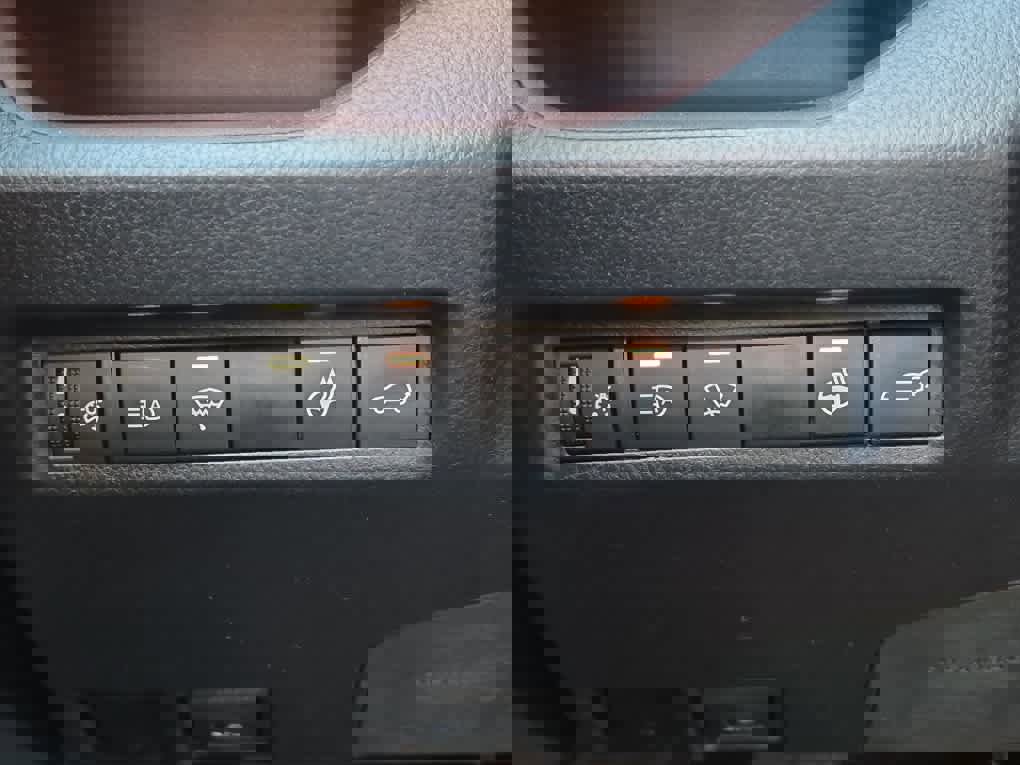 Used 2021 Toyota RAV4 Limited image 16