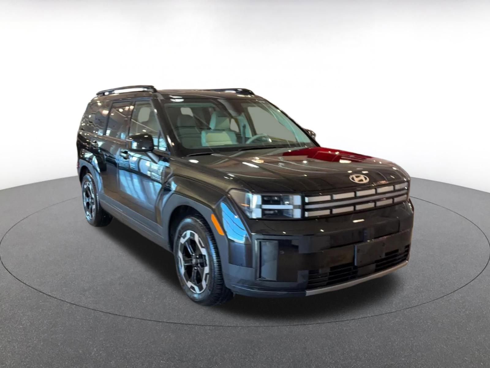 Used 2025 Hyundai Santa Fe SEL image 3