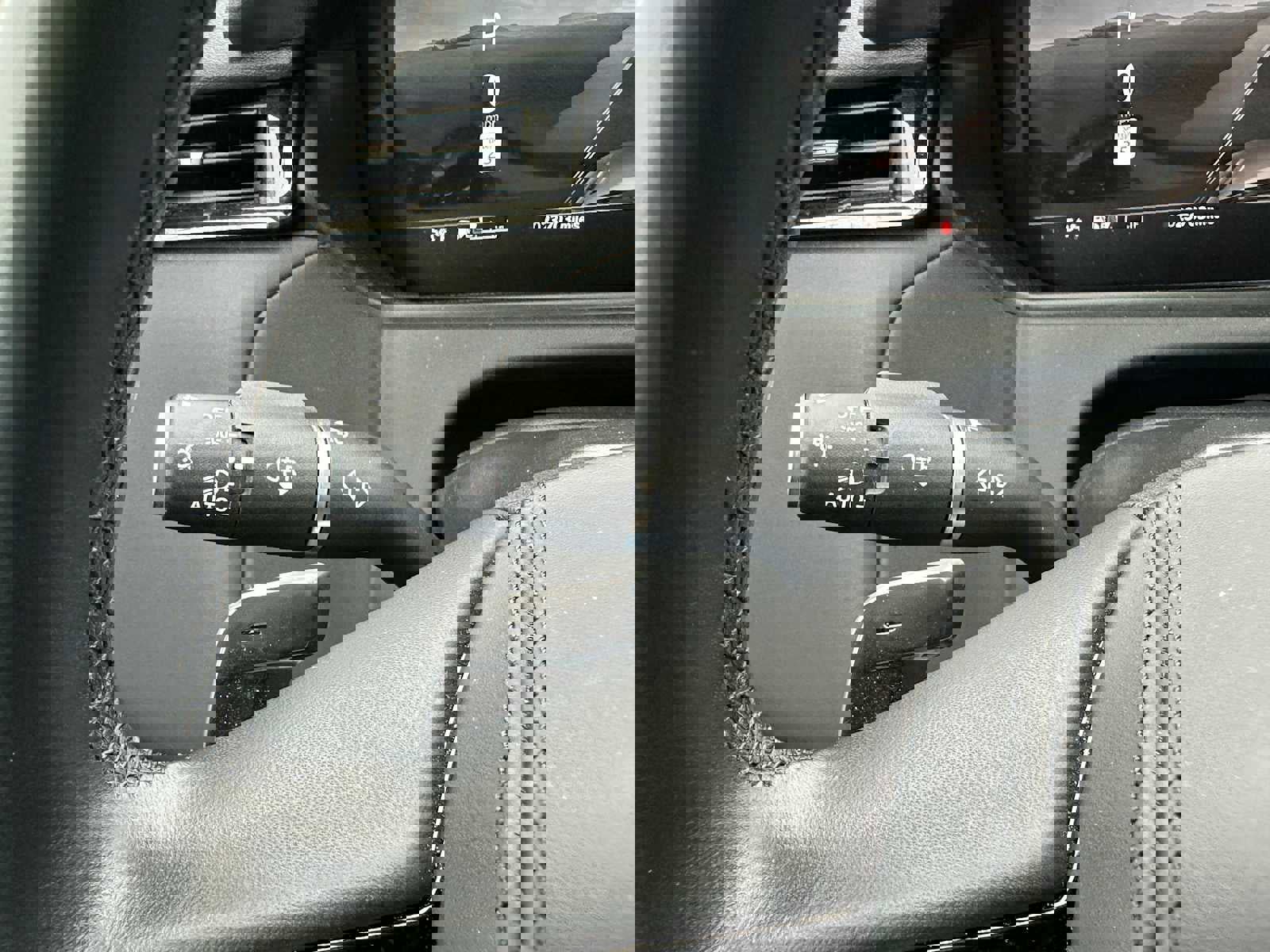 Used 2024 Land Rover Range Rover Velar S image 33