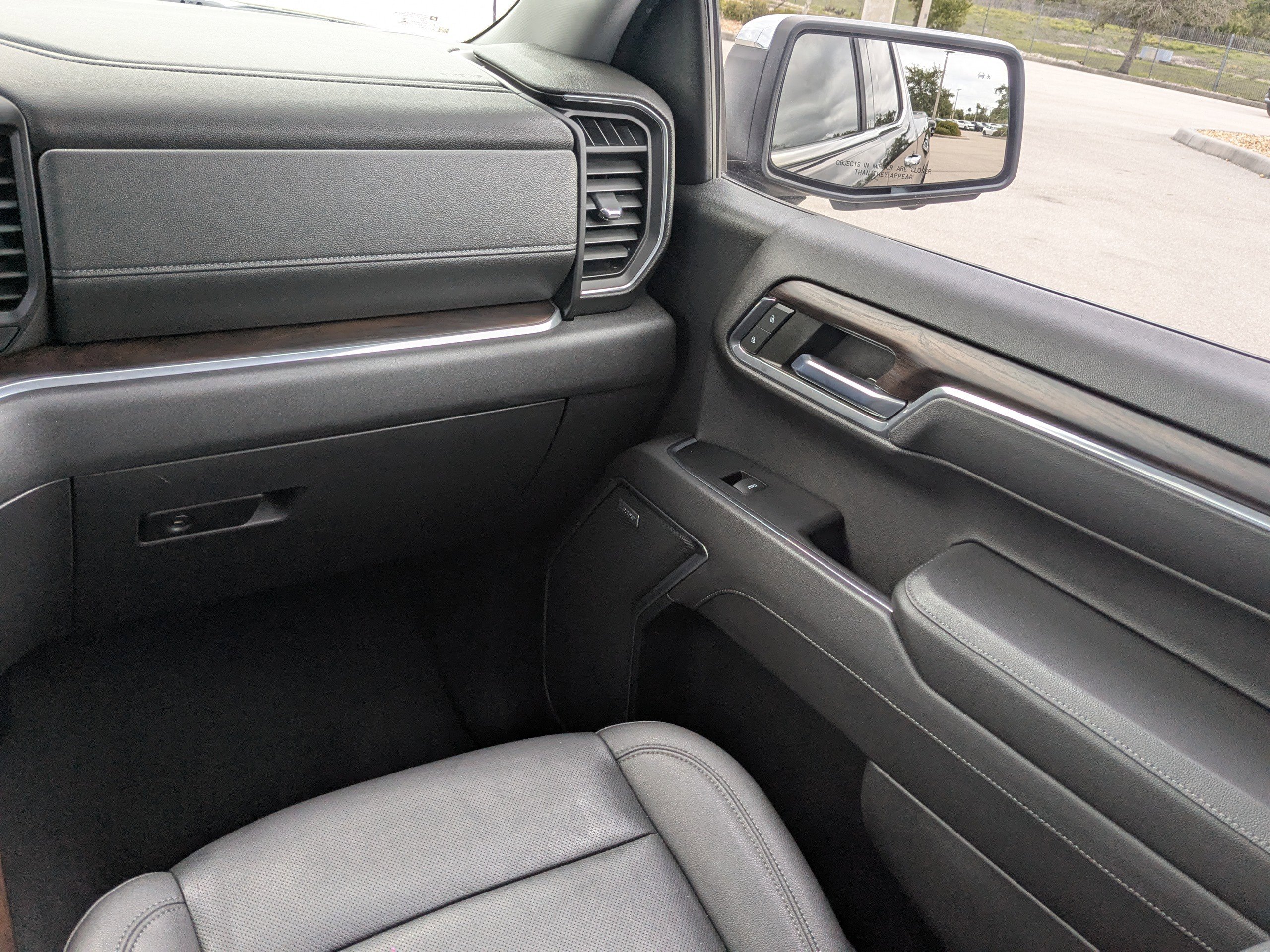 Used 2022 GMC Sierra 1500 SLT w/ SLT Premium Plus Package AWD/4WD image 19