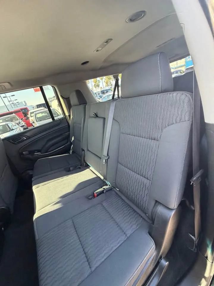 Used 2016 Chevrolet Suburban LS RWD image 7