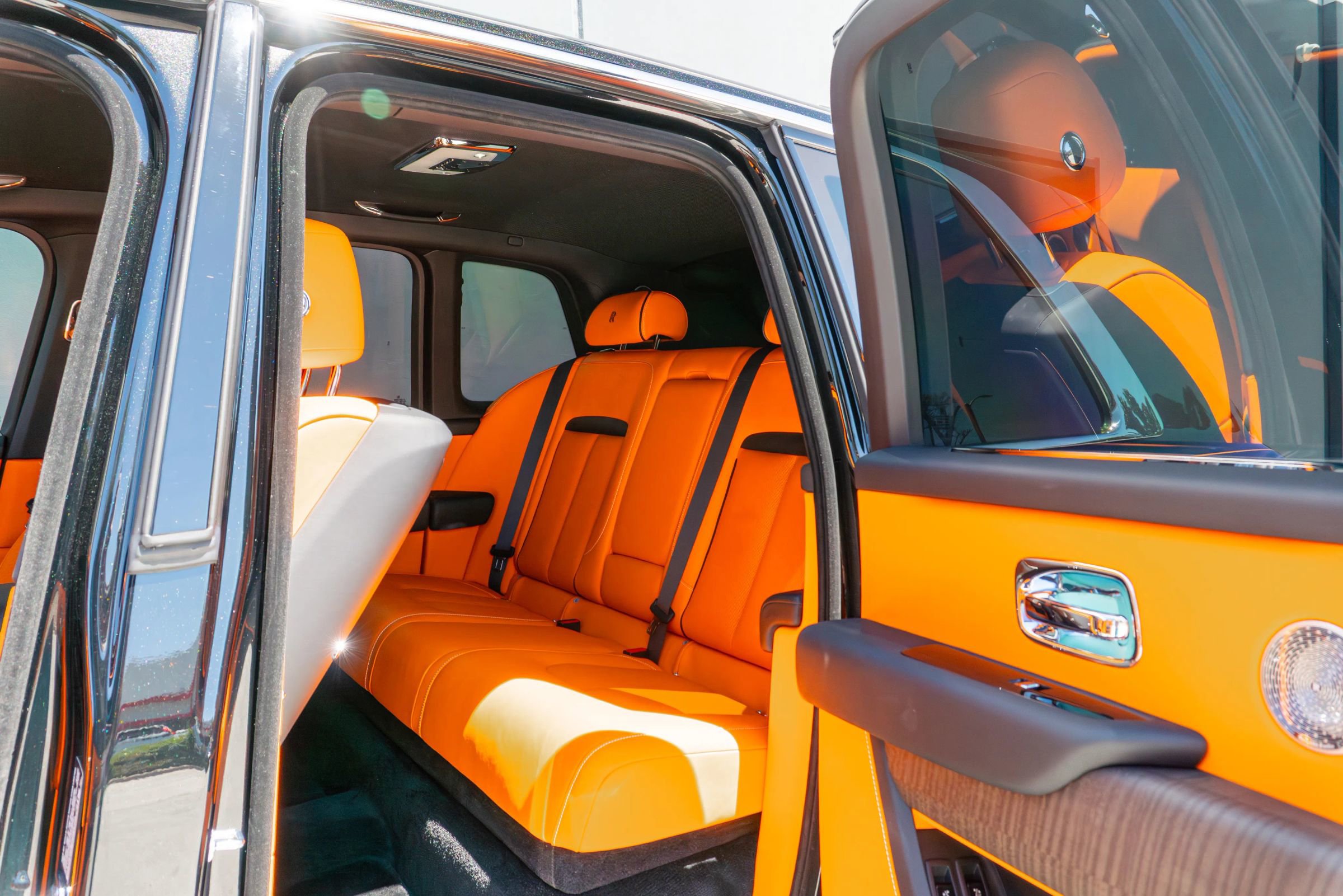 Used 2025 Rolls-Royce Cullinan image 48