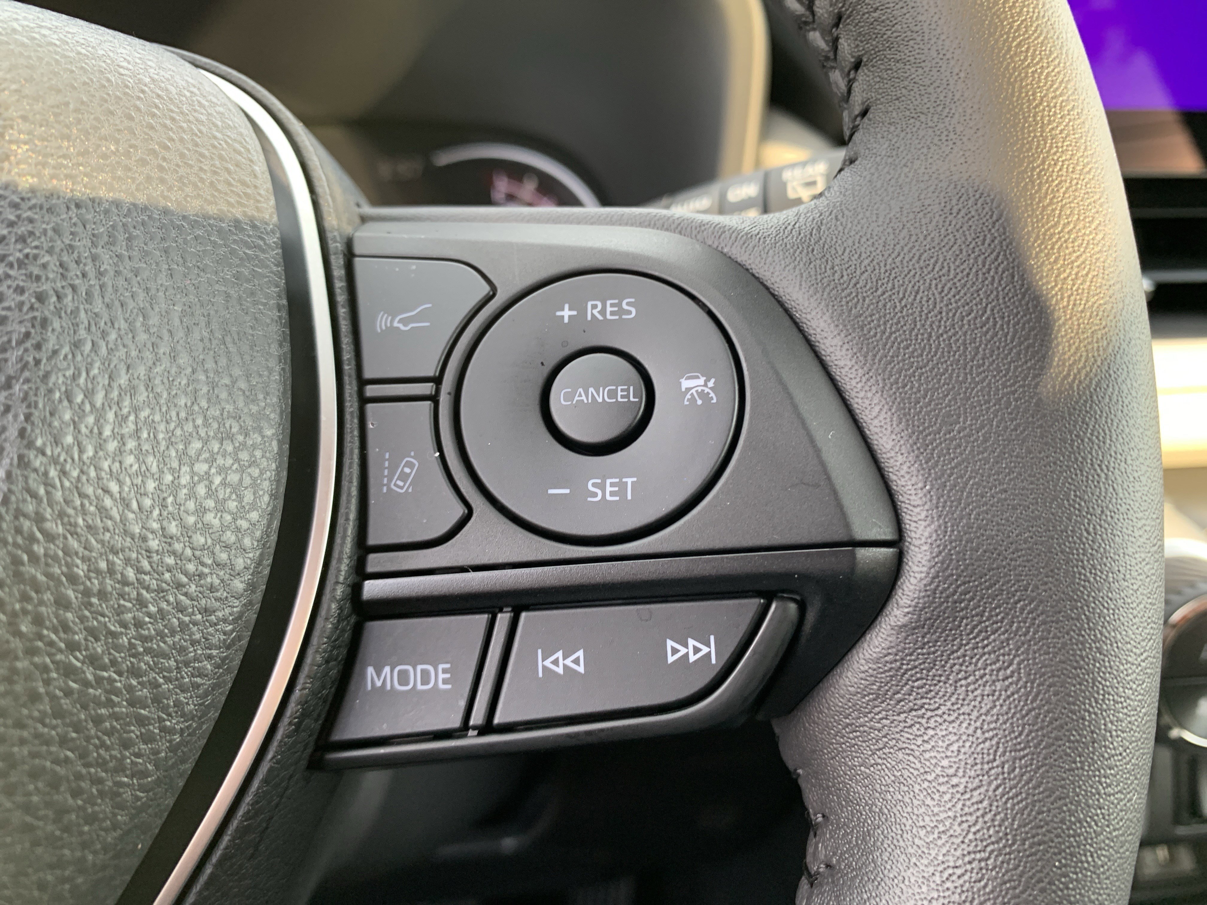 Used 2025 Toyota RAV4 XLE Premium image 20