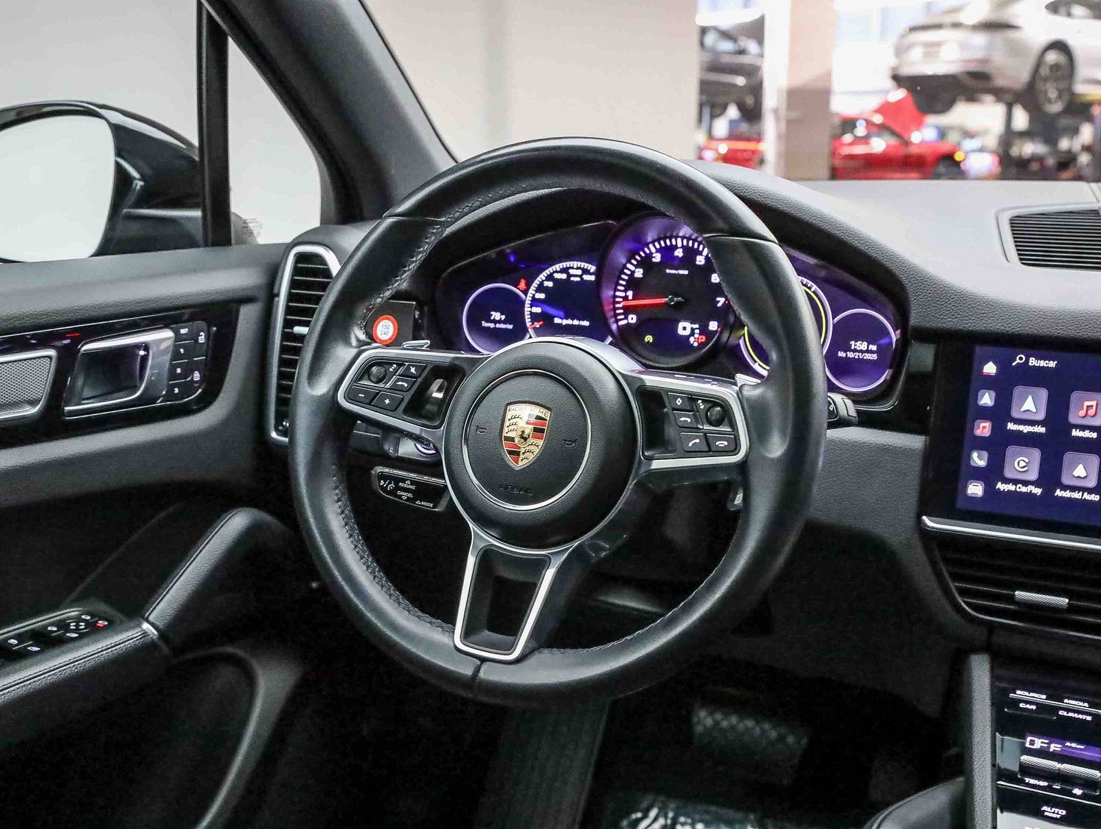 Certified 2023 Porsche Cayenne Platinum Edition image 19