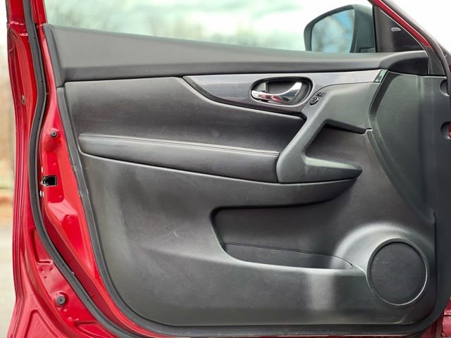 Used 2016 Nissan Rogue SL w/ SL Premium Package image 10