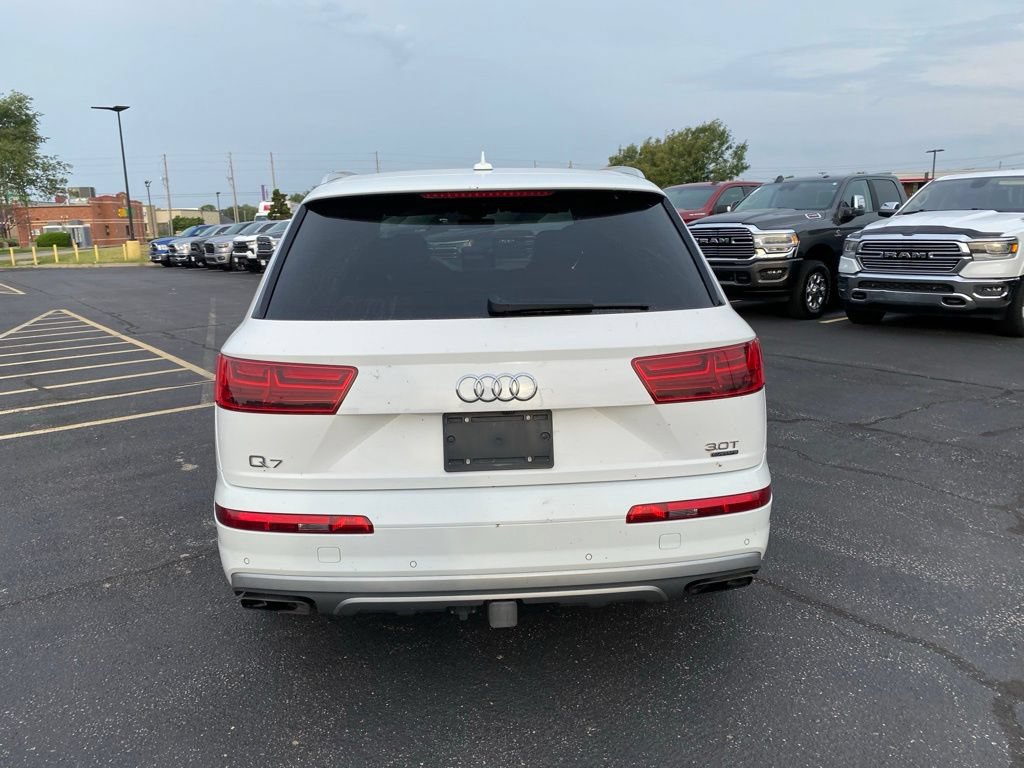 Used 2018 Audi Q7 3.0T Prestige AWD/4WD image 5