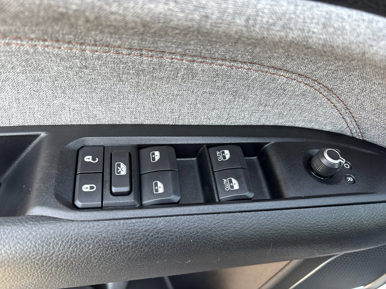 Used 2022 Jeep Compass Latitude w/ Sun and Sound Group image 14