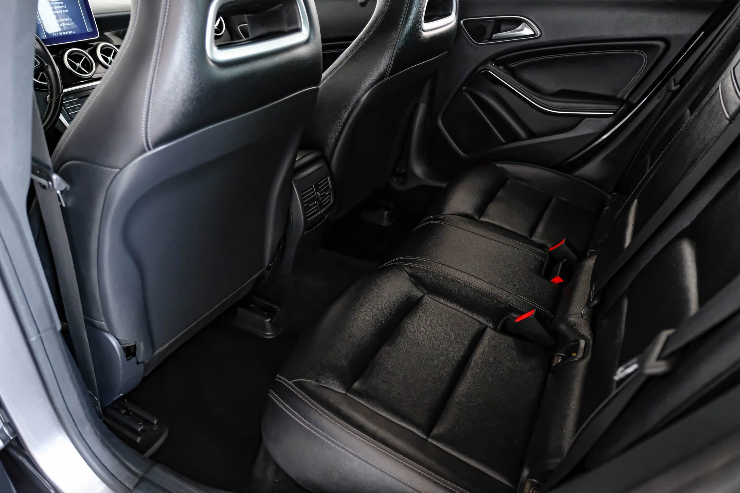 Used 2016 Mercedes-Benz CLA 250 4MATIC w/ Premium 1 Package image 34