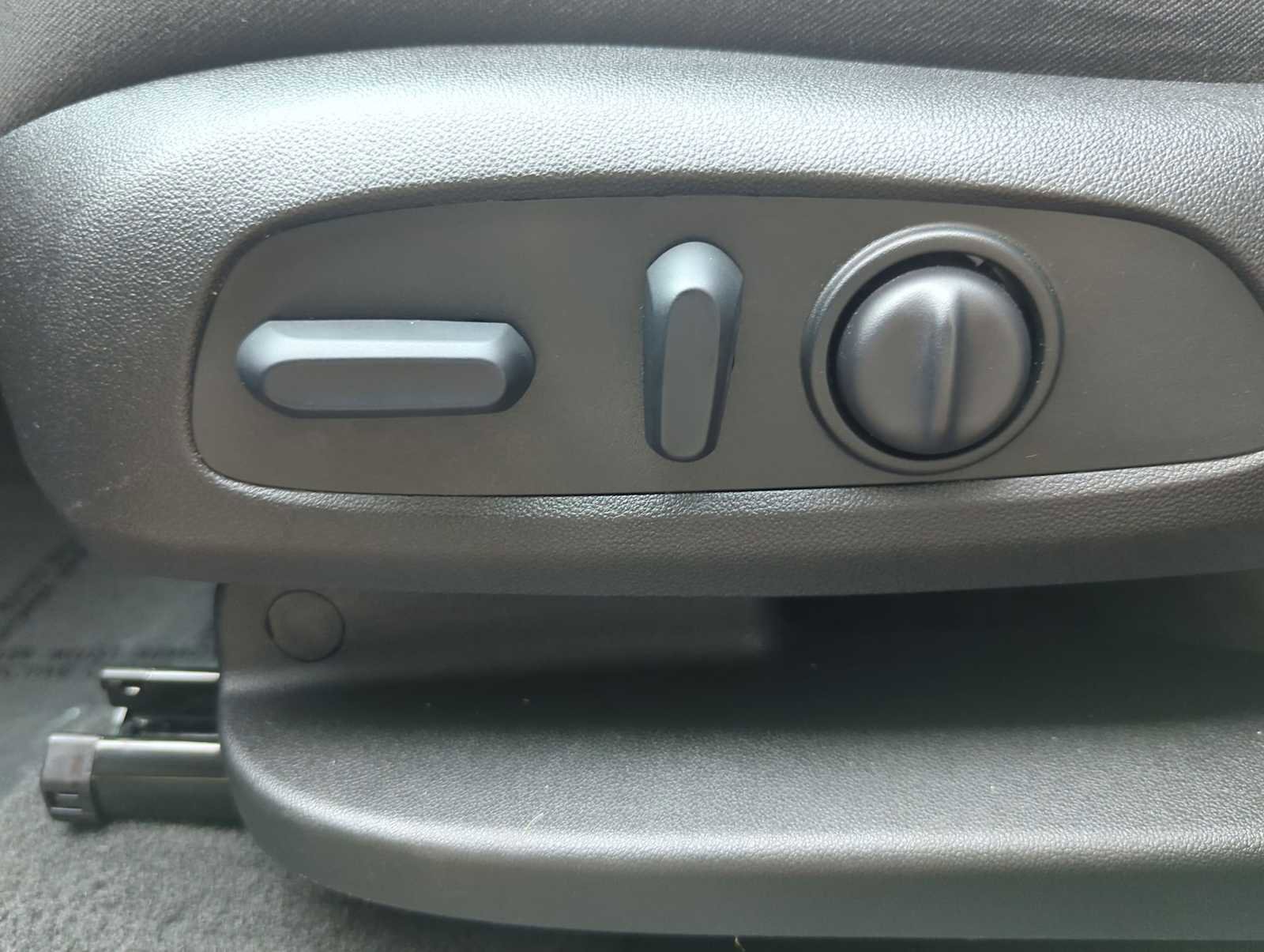 Used 2022 Chevrolet Equinox LT image 18