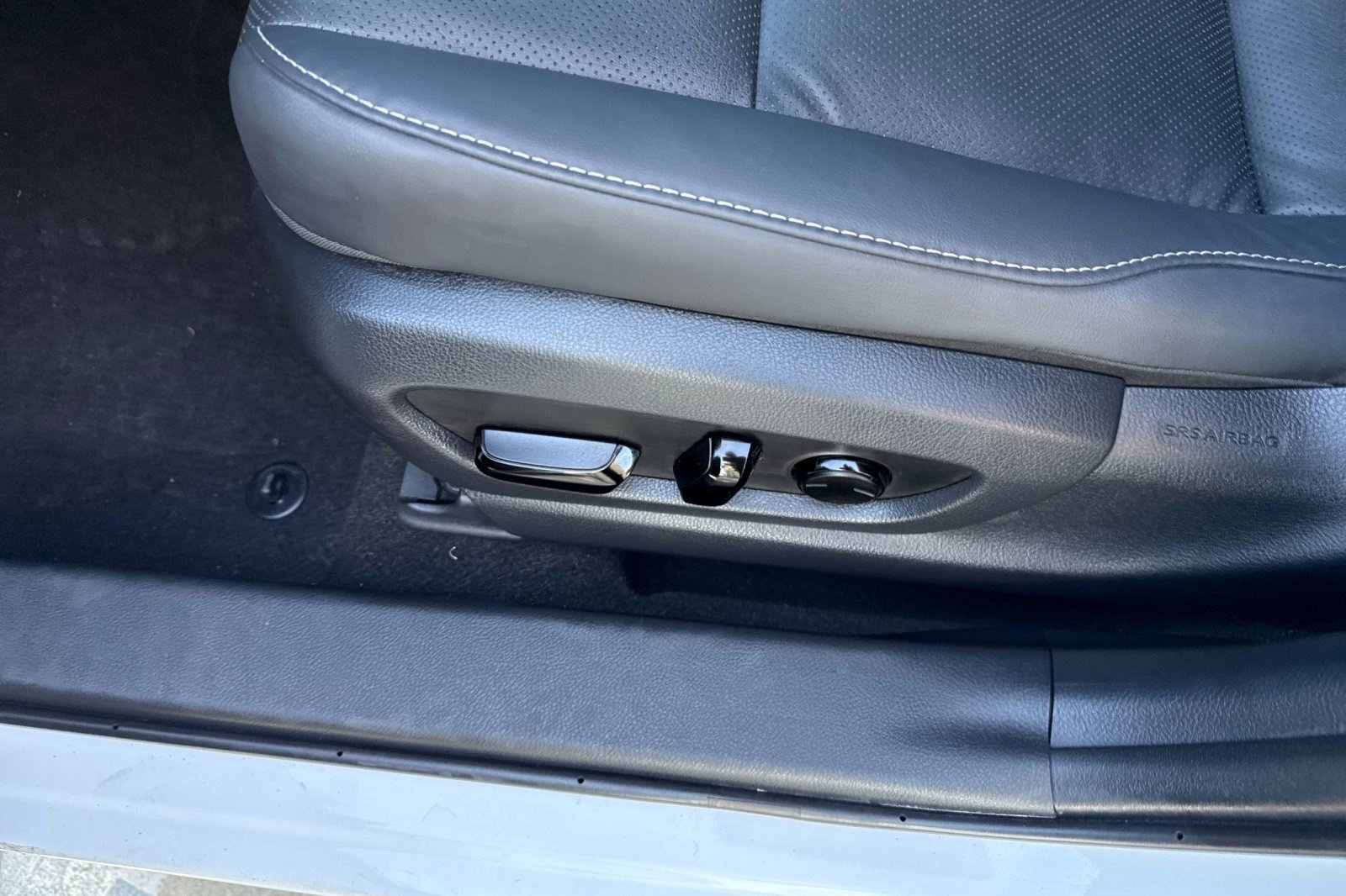 Used 2025 Lexus UX 300h AWD w/ Cold Area Package image 14