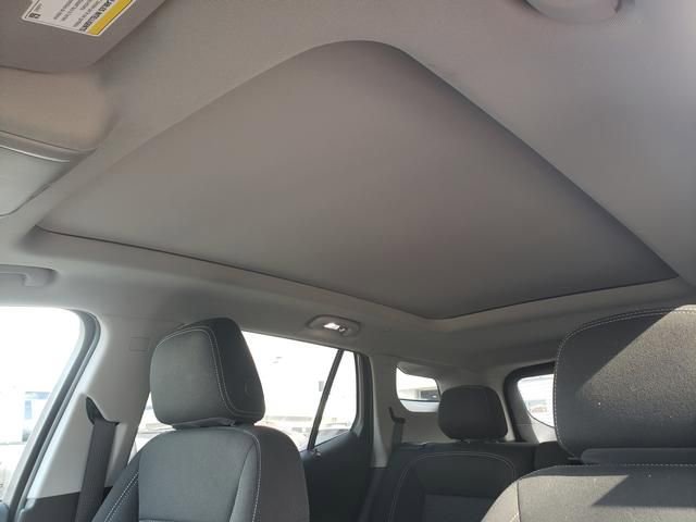 Used 2023 GMC Terrain SLE w/ Driver Convenience Package image 15