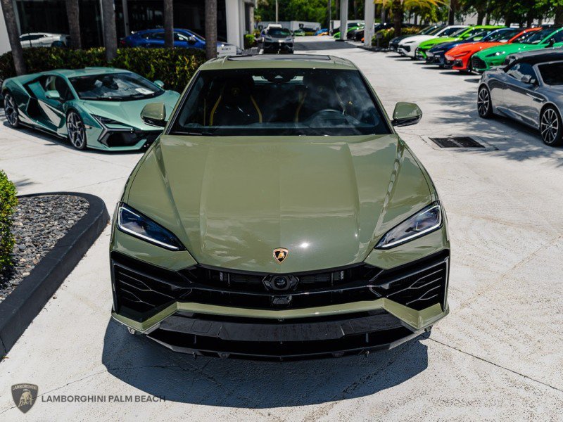 Used 2025 Lamborghini Urus SE AWD/4WD image 4