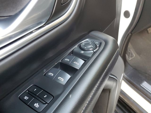 Used 2024 GMC Yukon SLT image 17