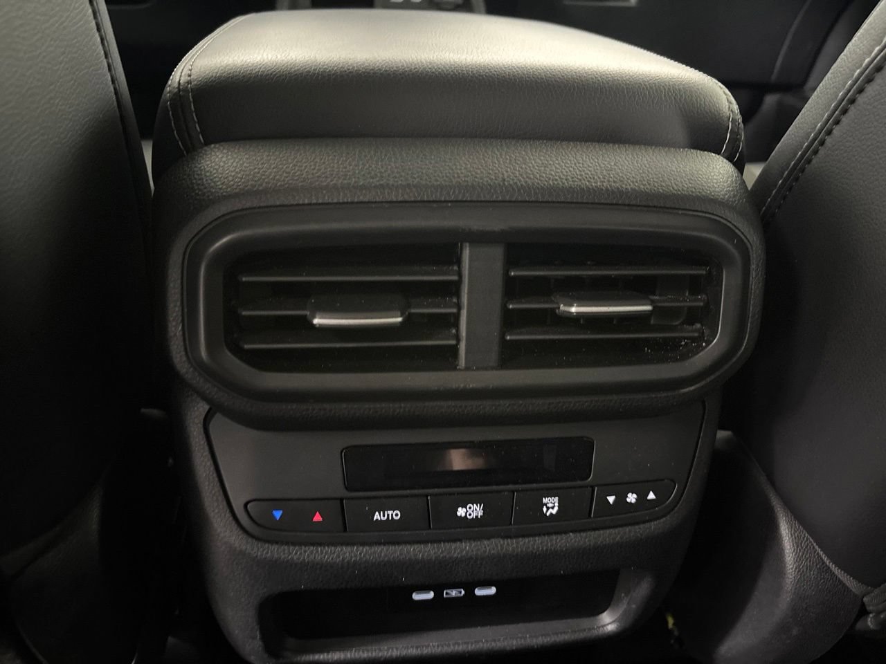 Used 2025 Honda Pilot Touring image 25