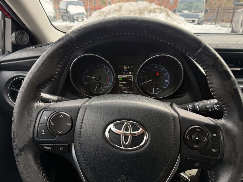 Used 2017 Toyota Corolla iM image 21
