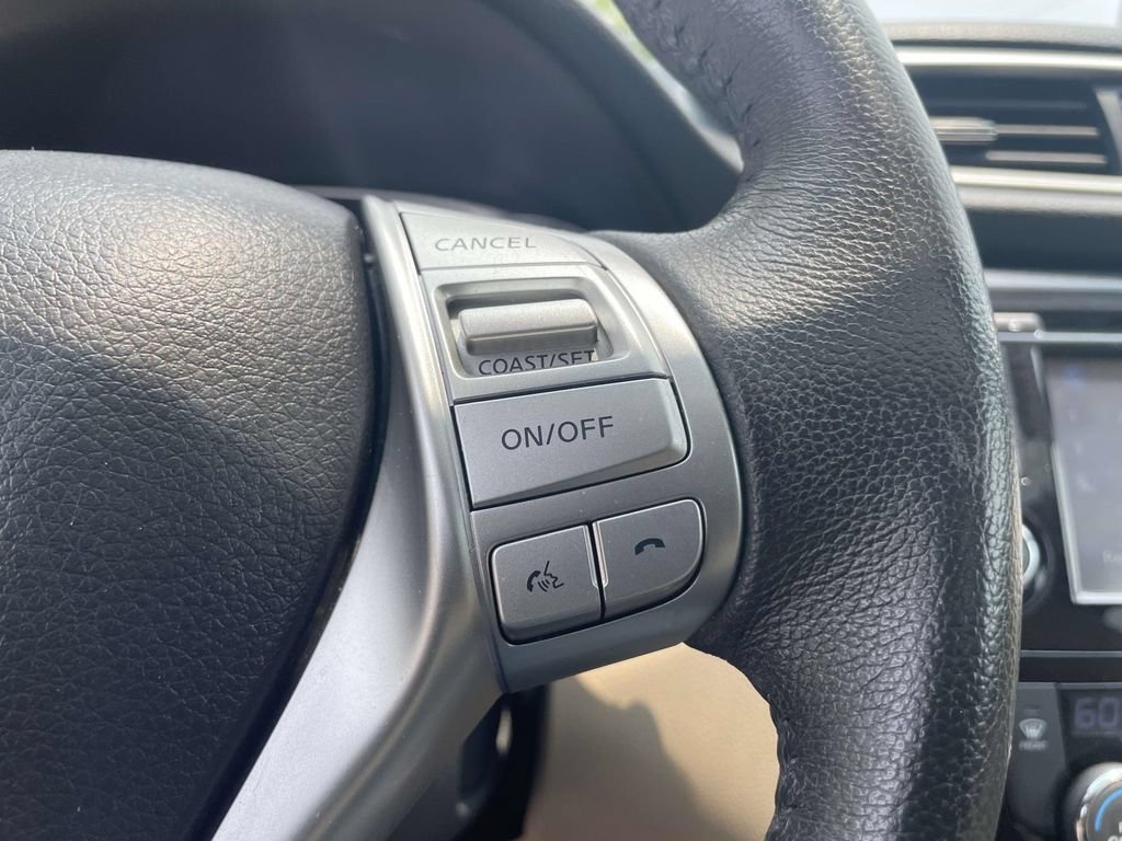 Used 2016 Nissan Rogue SL w/ SL Premium Package FWD image 19