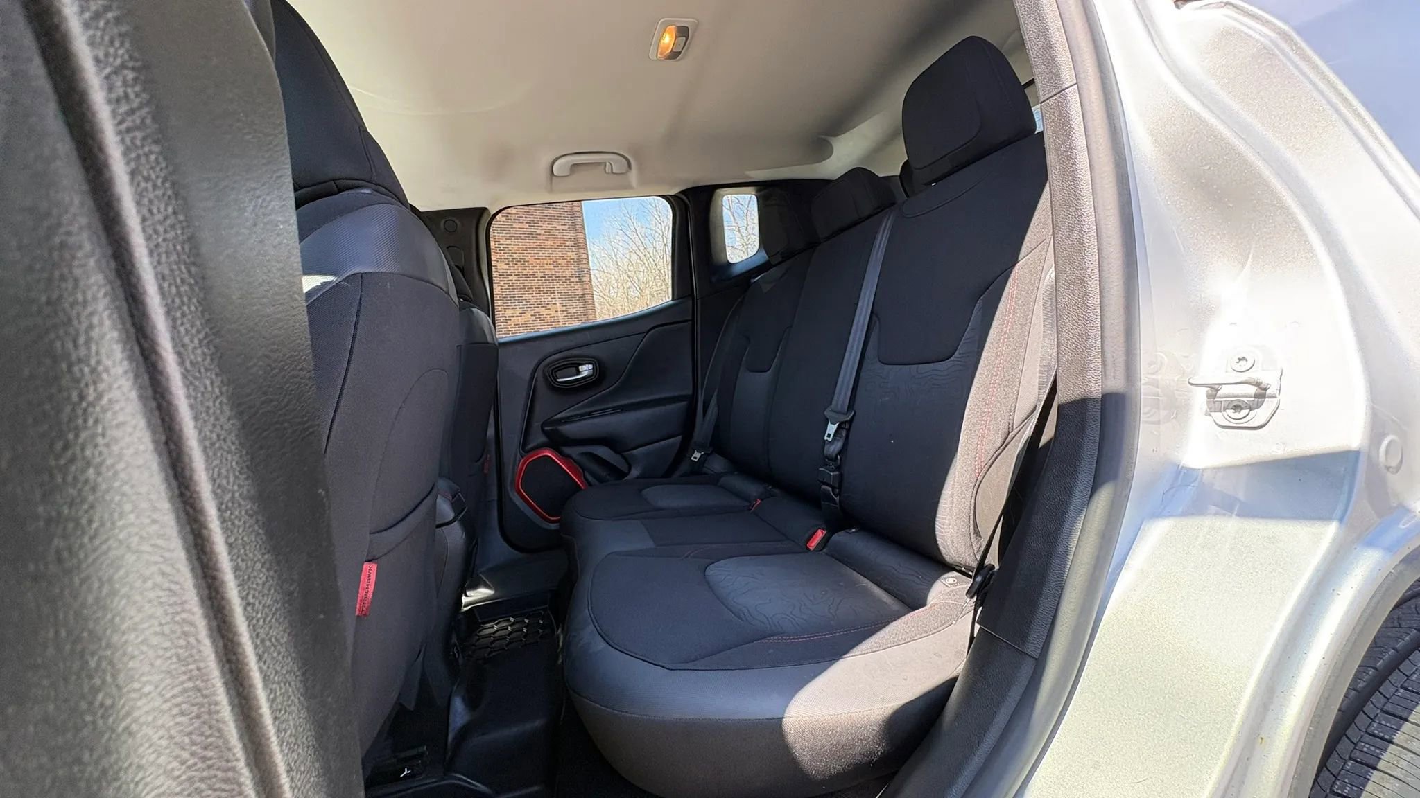 Used 2016 Jeep Renegade Trailhawk AWD/4WD image 25
