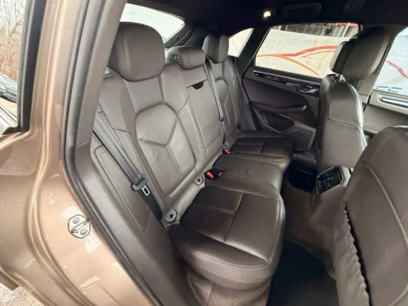 Used 2017 Porsche Macan image 22