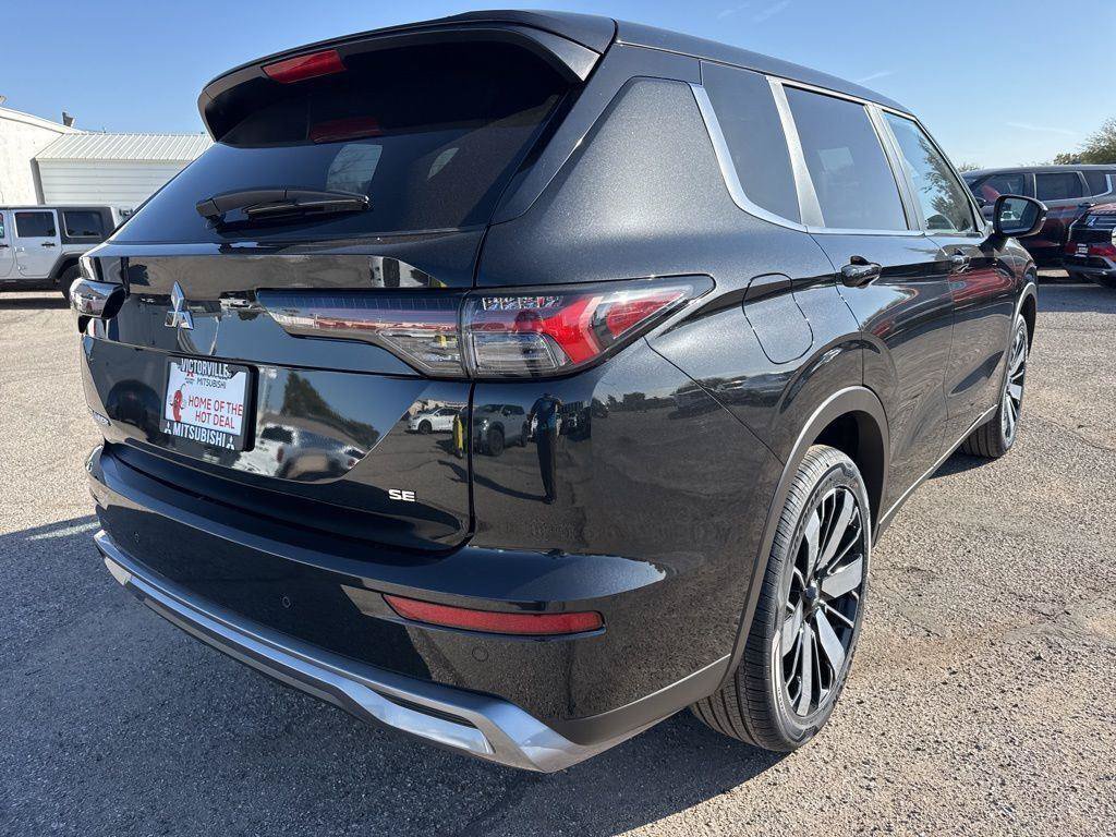 New 2026 Mitsubishi Outlander SE FWD image 8