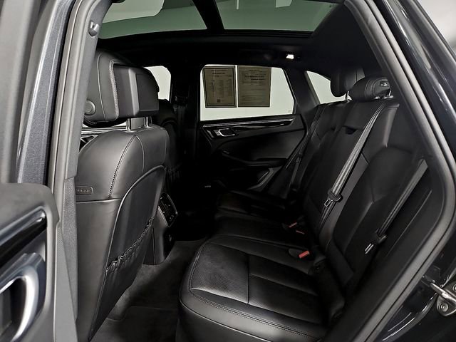 Used 2018 Porsche Macan AWD/4WD image 10