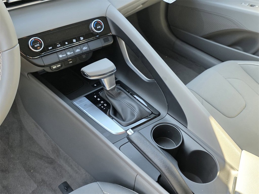 Certified 2025 Hyundai Elantra Sport image 10