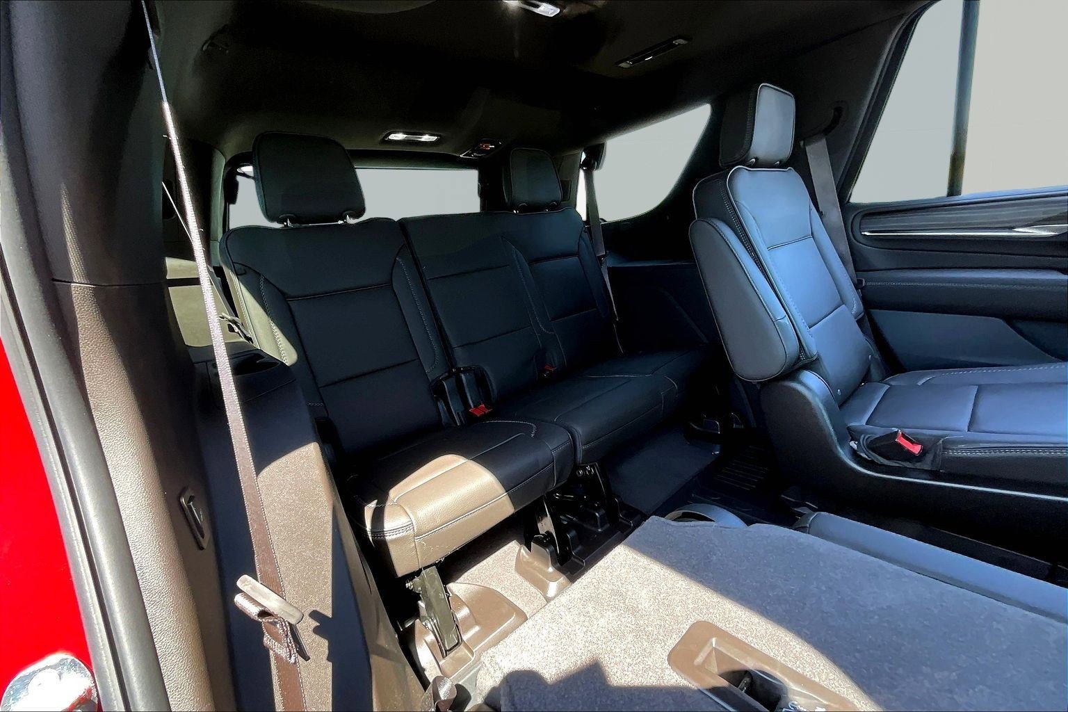 Used 2024 GMC Yukon Denali AWD/4WD image 25