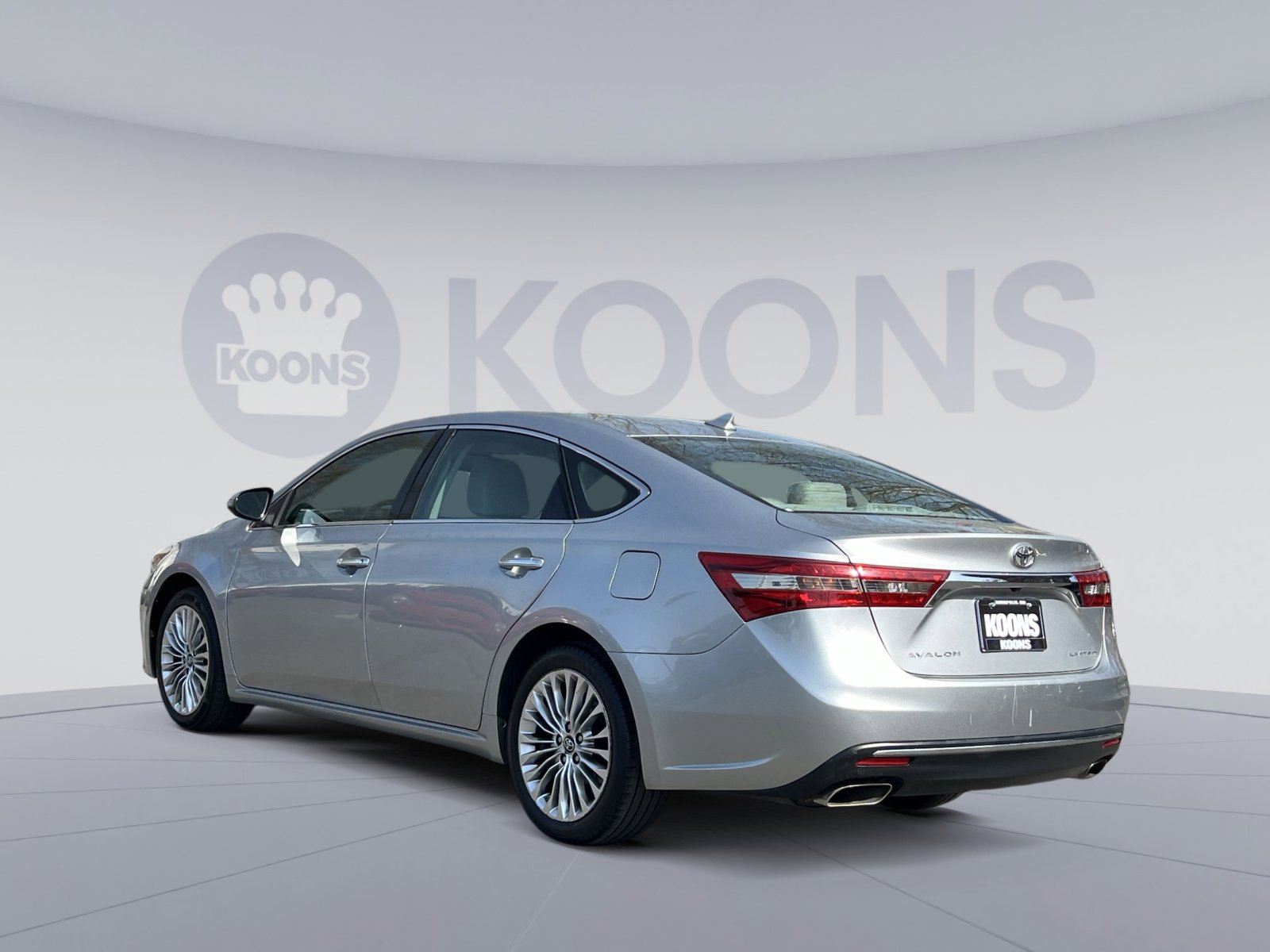 Used 2018 Toyota Avalon Limited w/ All Weather Liner Package image 4