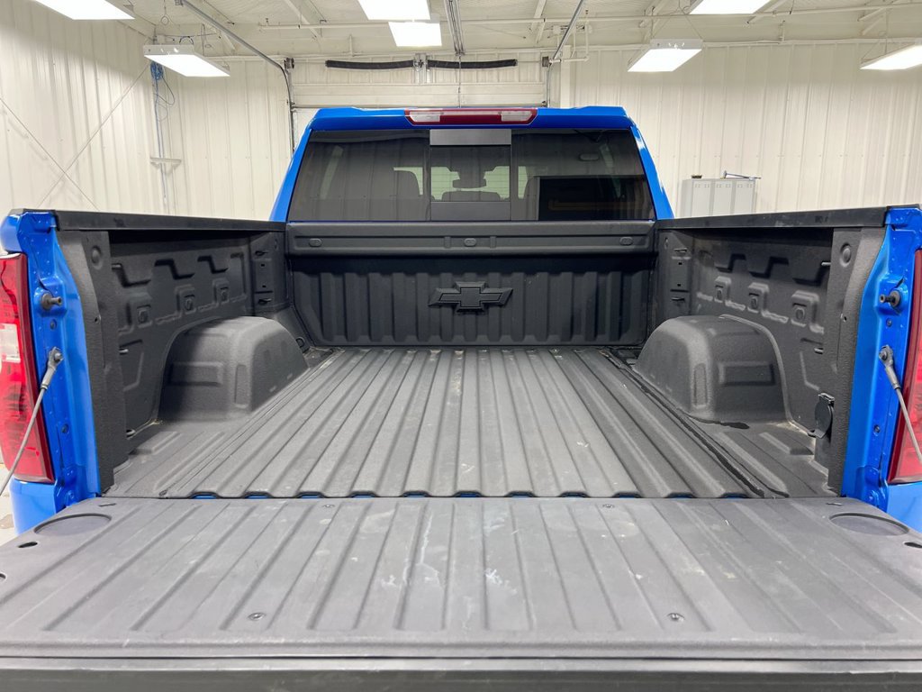 Used 2025 Chevrolet Silverado 1500 LT AWD/4WD image 24