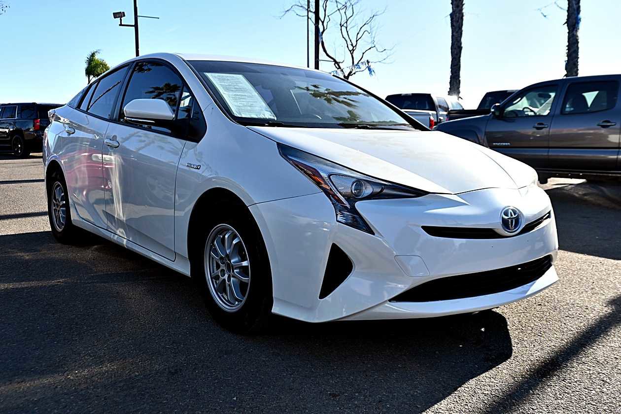 Used 2016 Toyota Prius Two FWD image 3